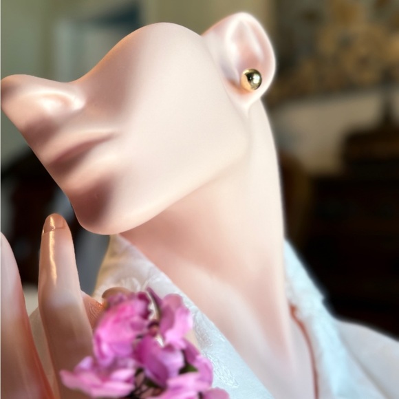 Classic Gold Stud Earrings ⚜️ - Picture 10 of 11